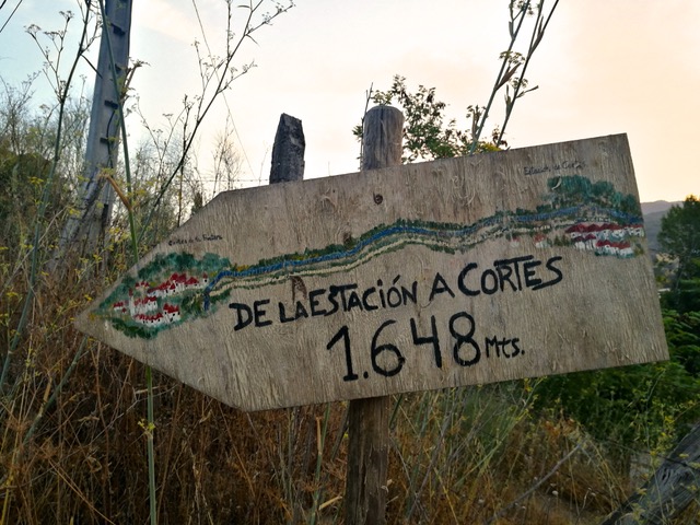Camino sign in Estación de Cortes. Photo © snobb.net